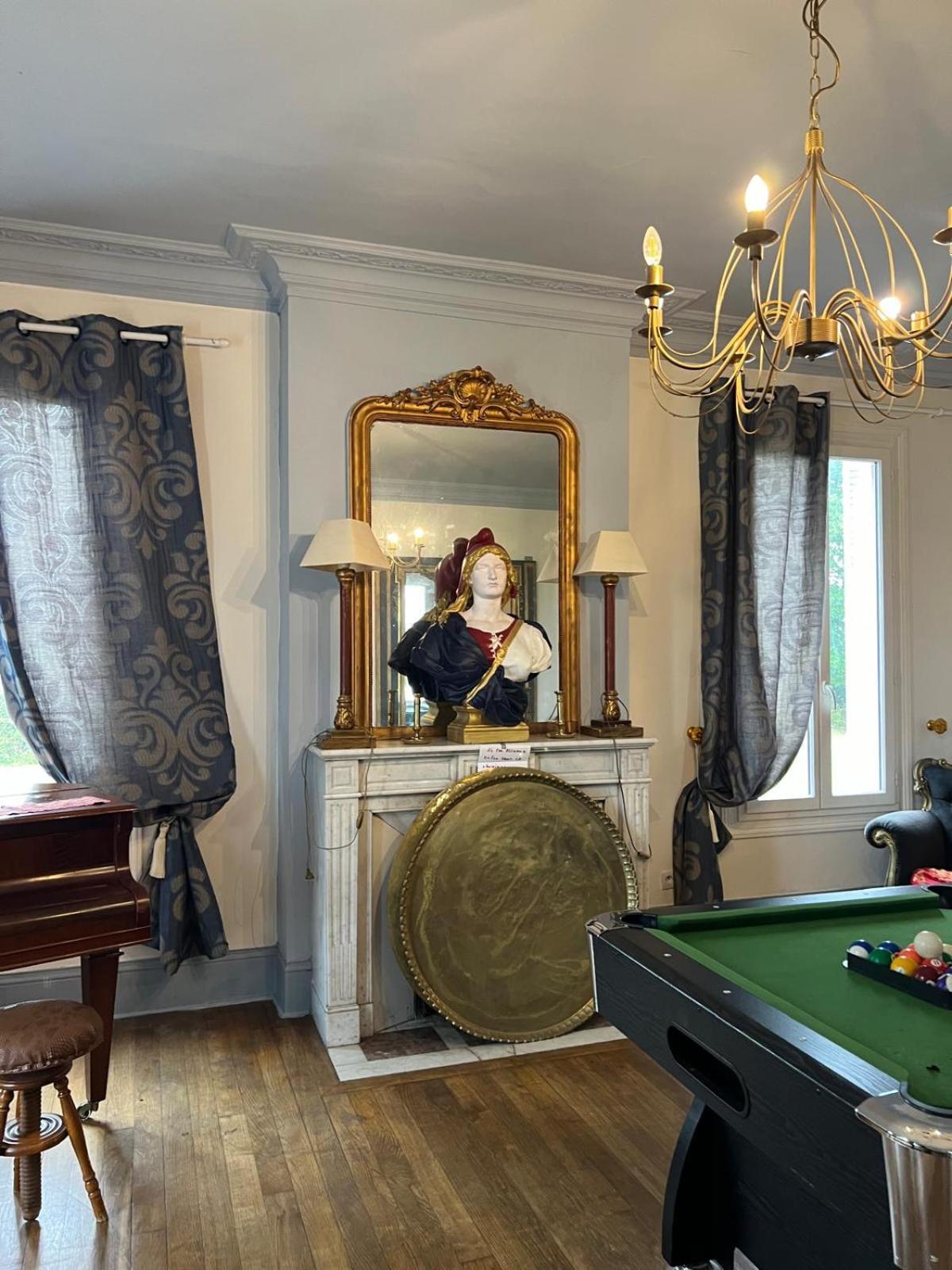 Vila Le Manoir De La Baronnie Norrey-en-Auge Exteriér fotografie